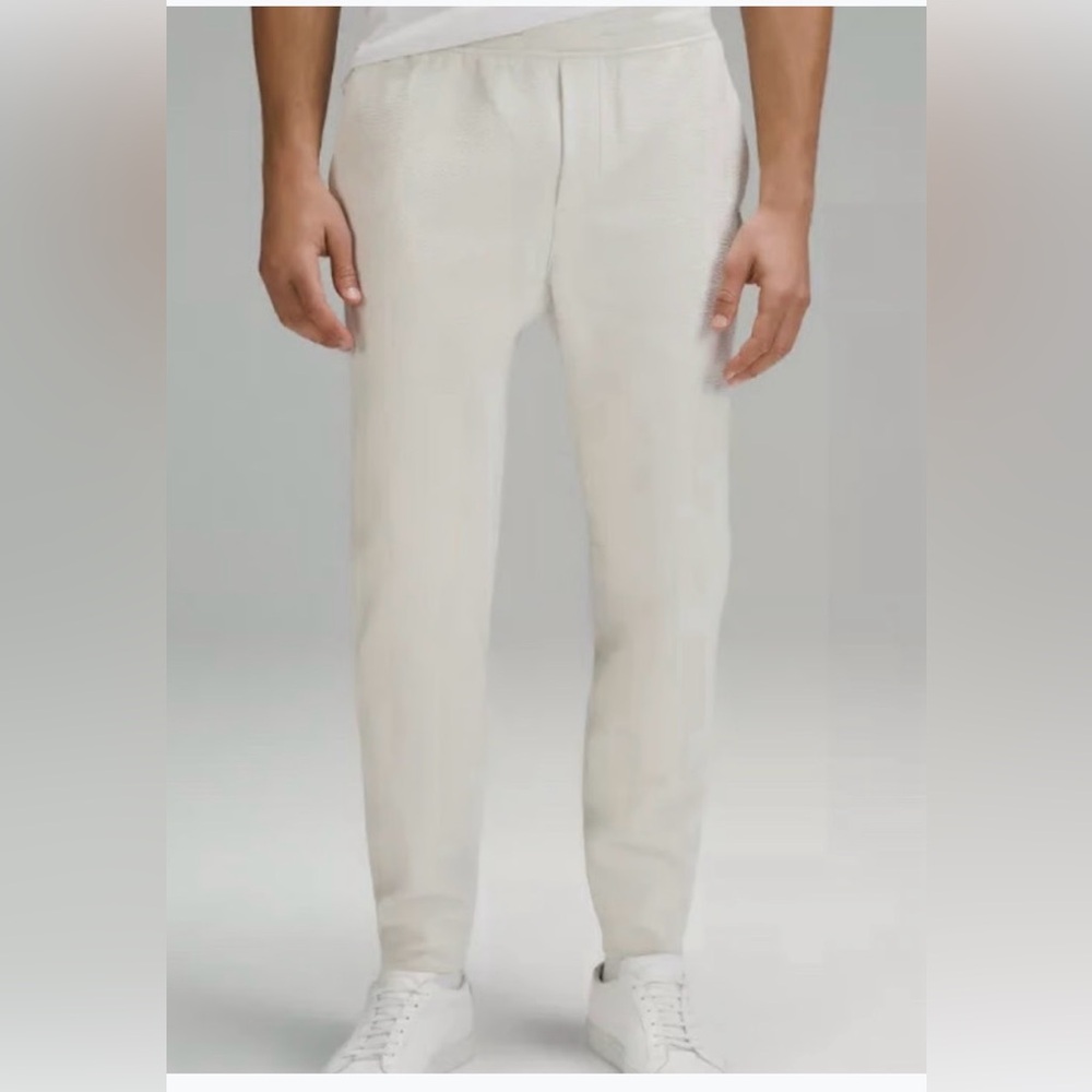 Lululemon Athletica Textured Spacer Classic-Tapered Pant. White pant. Size XL.